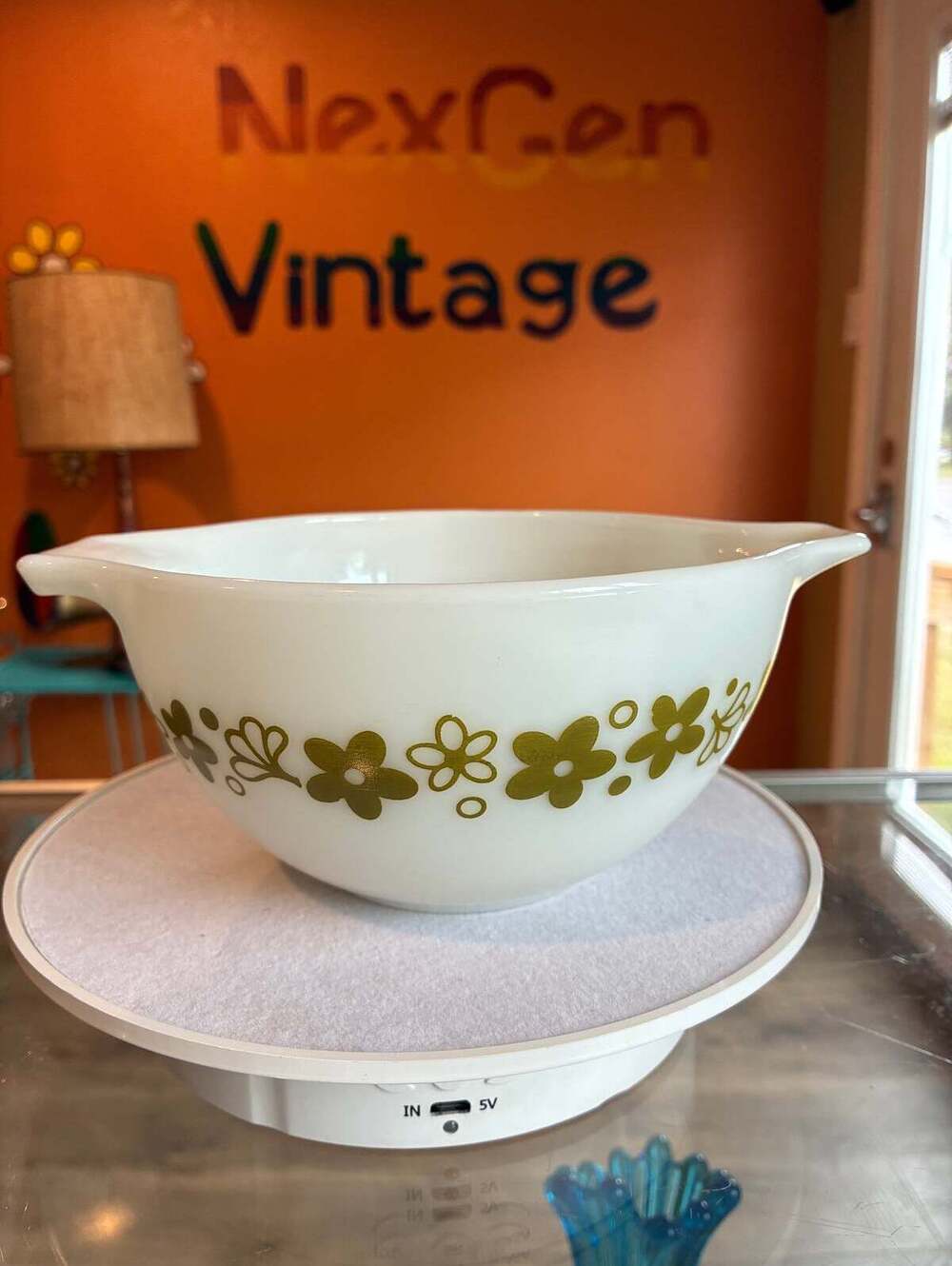 Vintage Pyrex Spring Blossom Crazy Daisy 441 Cinderella Bowl 1.5 Pt Green